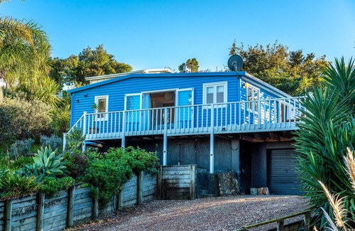 Surfdale House | The Butterfly Bach - Surfdale Holiday Home