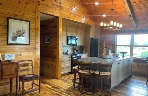 Paris Cabin | The Cabin at Denali Stud