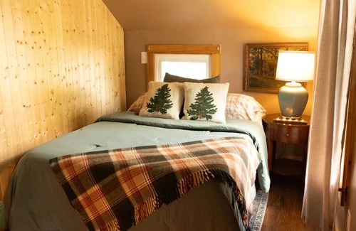 Bernhards Bay Cabin | The Cabin at Panther Lake
