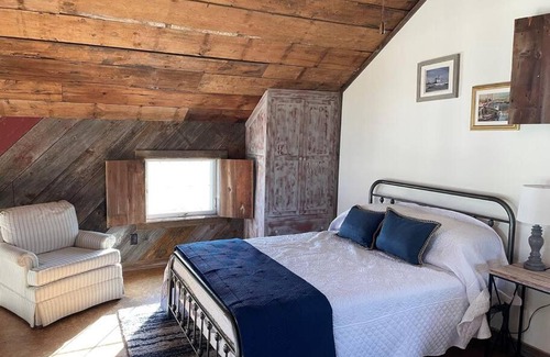 Kewaunee House | The Cabin on the Glen Innish Farm