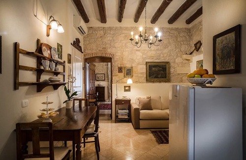 Borgo Venezia Apartment | THE CALAMAIO