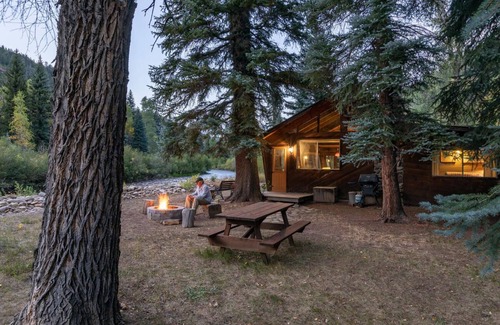 Dolores Cabin | The Call of the Water - Private luxury cabin on river in San Juan Nat Forest!