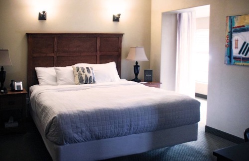 Lewistown Hotel | The Calvert Hotel