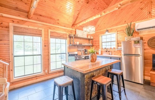 Boswell Cabin | The Camphouse ~ ON Livingston Creek