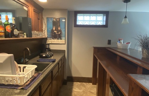 Lindenwald House | The Cantina Studio w/luxury bathroom