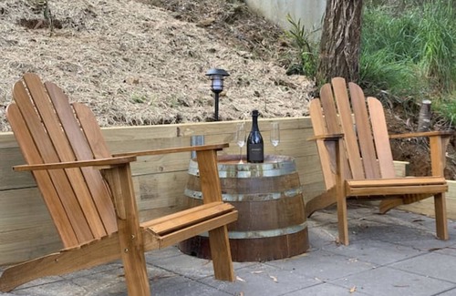 Blue Mountains City Council Apartment | The Canyons Retreat - Spacious 2 Story Apartment in Bush Location