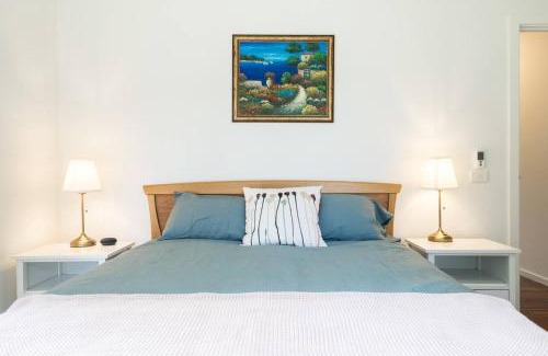 Main Ridge House | The Caretakers Cottage