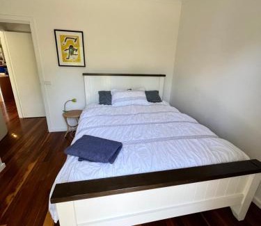 Main Ridge House | The Caretakers Cottage