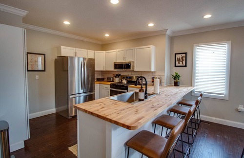 Carlinville House | The Carlinville Cottage