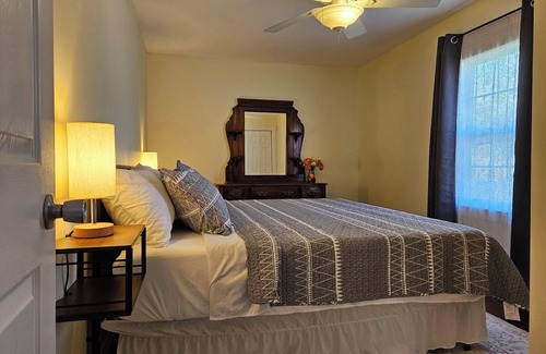 Fort Payne House | The Carriage House: Charming 1-bedroom guest house in Fort Payne