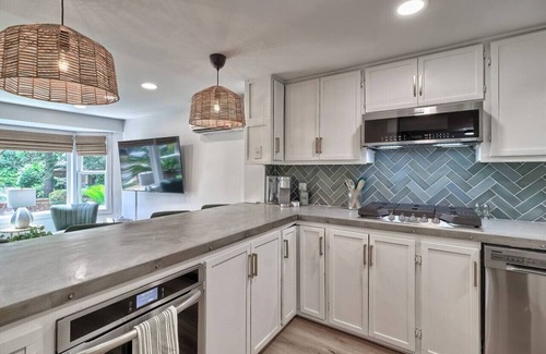Columbia House | The Carriage House @Downtown!