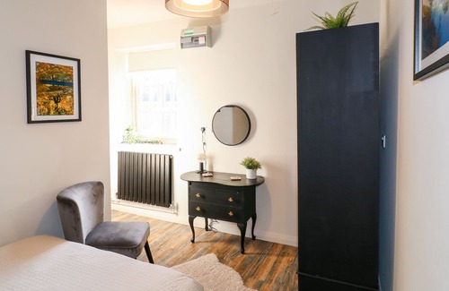 Matlock Bath Apartment | THE CARRIAGE HOUSE, romantic, with a garden in Matlock Bath