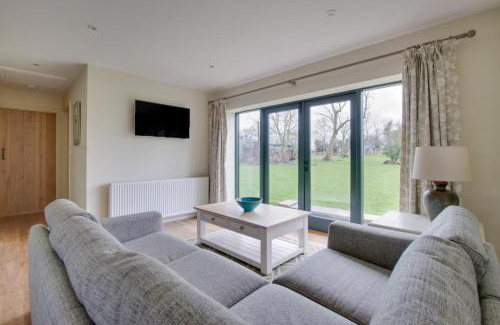 Weybread House | The Cart Lodge
