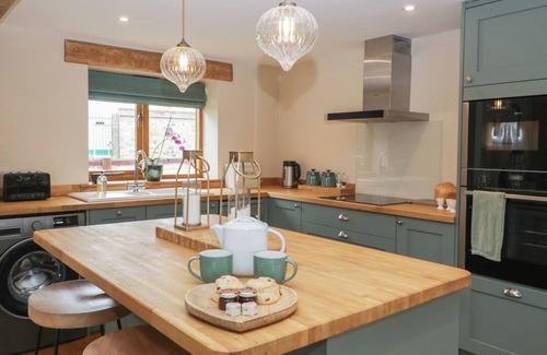 Defford Cottage | THE CARTSHED, pet friendly in Defford
