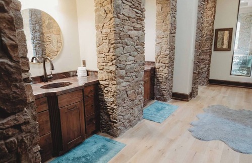Flagstaff Other | The Castle – Luxury Northern Arizona Estate | Sleeps 17