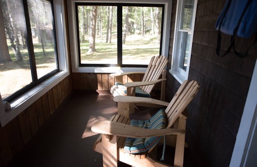 Hawks Cottage | THE CATTAIL COTTAGE (Brown) - BEDROOMS: 2