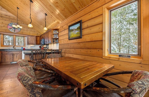 Lake Tomahawk House | The Cedar Lakehouse | On Beautiful Gilmore Lake w/Dock, Kayaks, Firepit, AC