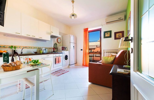 Sorrento City Centre Apartment | The Center Of Sorrento, A Short Walk From The Station And All Amenities.