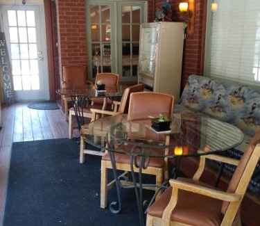 Clearfield Hotel | The Charin Inn