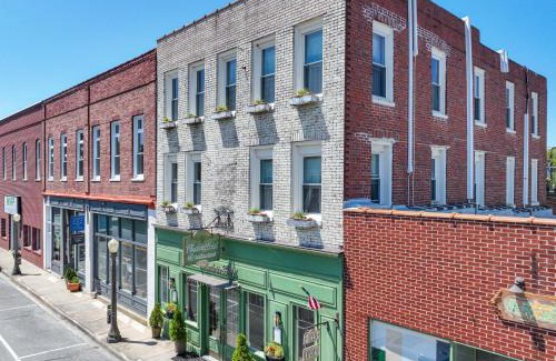 Onancock Hotel | The Charlotte Hotel & Restaurant