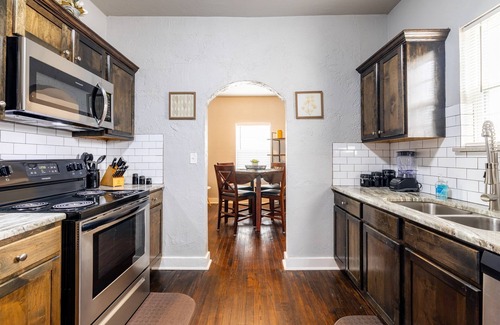 Chickasha House | The Charm Chickasha | Fiber | W/D | Extra Parking