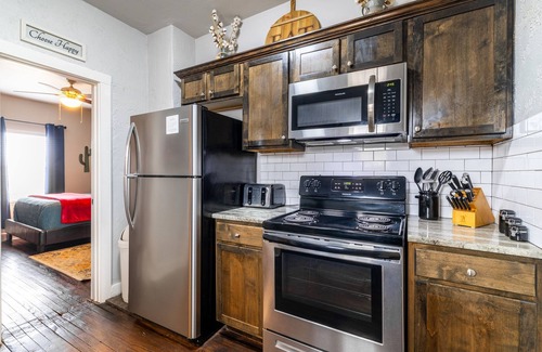 Chickasha House | The Charm Chickasha | Fiber | W/D | Extra Parking
