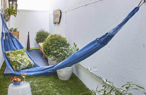 Eleanor Roosevelt Apartment | The Charming Studio near everything!