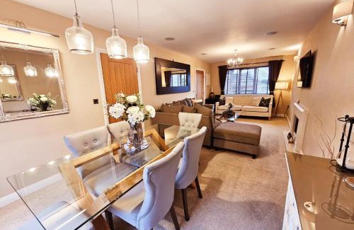 Stanley House | The Chase, Luxury Hot Tub Retreat, Pets Welcomed