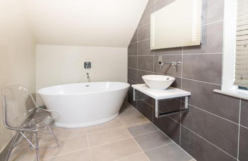 Wooburn Moor Hotel | The Chequers Inn