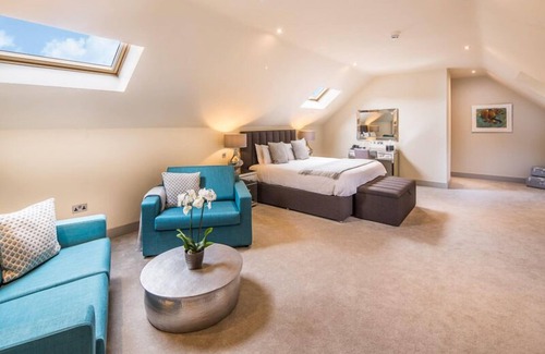 Wooburn Moor Hotel | The Chequers inn