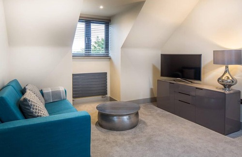 Wooburn Moor Hotel | The Chequers inn
