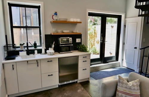 Cardozo House | The Chic Carriage house in Shaw! Sleeps 2