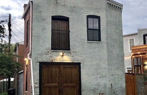 Cardozo House | The Chic Carriage house in Shaw! Sleeps 2