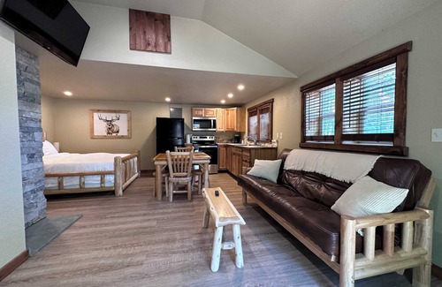 Indian River Cabin | The Chipmunk Lodge Su