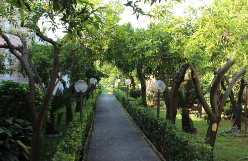 San Marco Evangelista Apartment | The Citrus Garden