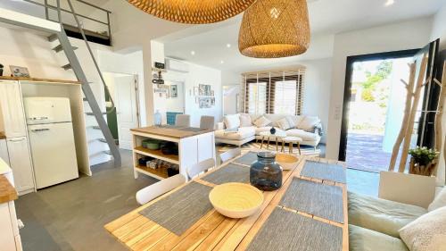 O Vicedo House | The Cliffs - Arealonga Blanc