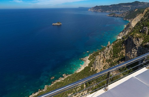 Giannades Villa | The Clifftop Villa - Ensconced in Nature's Magnificence
