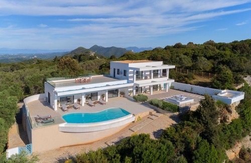 Giannades Villa | The Clifftop Villa - Ensconced in Nature's Magnificence