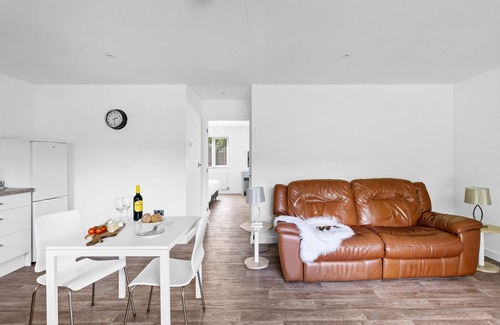 Somerton Ski Chalet | The Clover Lodge, Redlake Farm