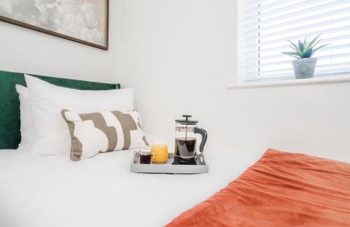Little Sutton Apartment | The Coach House 3 bed apartment with off-street parking in Ellesmere Port