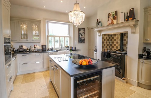 Burton Coggles House | THE COACH HOUSE, family friendly, with pool in Burton Coggles