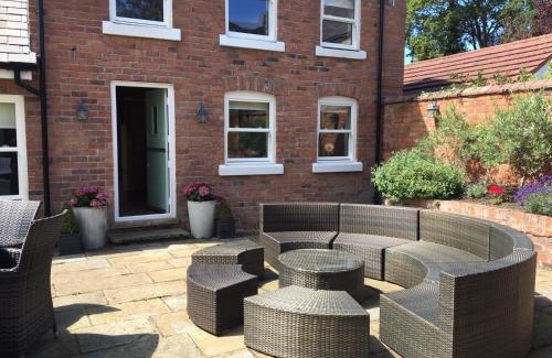 Birkdale House | The Coach House