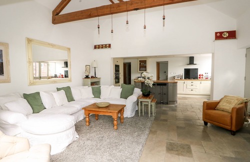 Sleaford Cottage | THE COACH HOUSE, pet friendly, with a garden in Leasingham