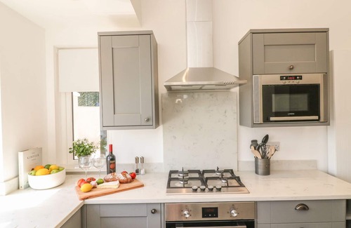 Teignmouth Cottage | THE COACH HOUSE, pet friendly, luxury holiday cottage in Teignmouth