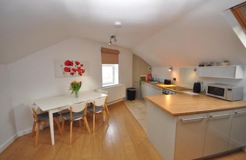Whitnash Apartment | The Coach House Studio Apartment