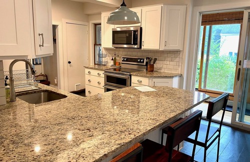 Kittery House | The Coastal Kittery Retreat - cozy, quiet, close to beaches and restaurants