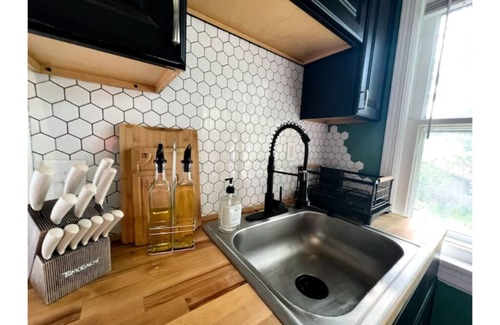Lakewood House | The Coffeehouse - Lakewood 2 Bdm Stay