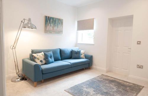 Burton on Trent House | The Comet - 5 separate beds & 3 bathrooms