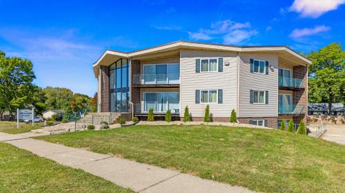 Orange Prairie Apartment | The Concord Place