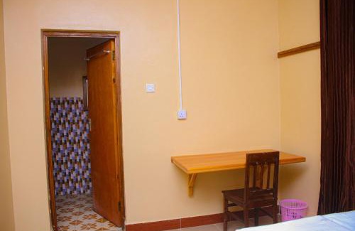 Tanga Apartment | The Connected Living Lodge with AC ,Wi-Fi and Netflix